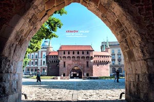 国际女子足球比赛：中国队一骑绝尘